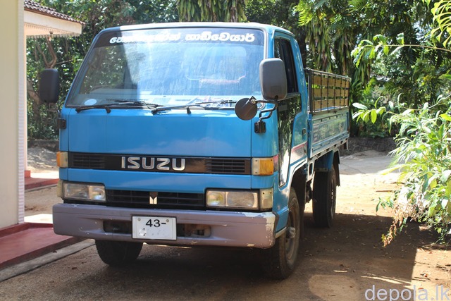 Isuzu elf 1990