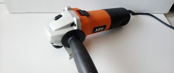 AEG Germany Angle Grinder 4″ WS6 720W – Surplus