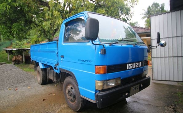 Isuzu ELF 1993 – Surplus