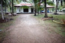 300 Perches Land with Ground Floor Completed House for Sale in Bingiriya