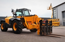 TELEHANDLER – BOOM LOADER