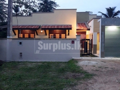 Complete House for Sale in Athurugiriya.