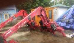 Unic Crane