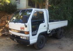 Isuzu elf 1985