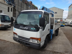 Isuzu ELF NPR 75 Original Boom Truck