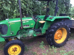 John Deere 5047 D