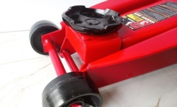 3 Ton Hydraulic Trolley Jack Torin Big Red T 83000E Floor