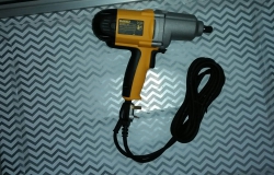 DEWALT IMPACT WRENCH