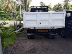 Isuzu NKR Tipper 1985