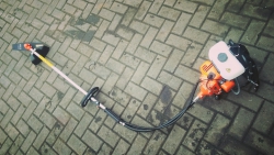 BEKER BRUSH CUTTER / GRASS CUTTER 32.6cc