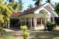 Complete House for sale in Bolawatta Kochchikade