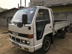 Isuzu ELF NKR (10.5ft) 1990