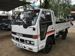 Isuzu ELF NKR55E (10.5ft) 1990
