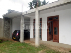 BUILDING FOR SALE IN ATHURUGIRIYA.