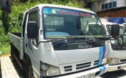 Isuzu ELF 350 lorry 2001