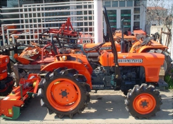KUBOTA TRACTOR With 54 BLADE+ROTARY