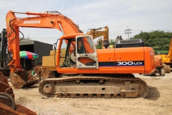 Doosan 300 LCV