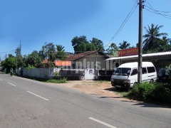 Commercial property for sale at Mawaramandiya Kiribathgoda.