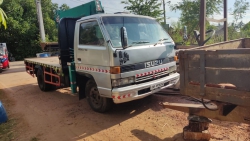Isuzu ELF 350 Boom Truck
