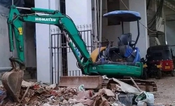 Komatsu Avance Excavator