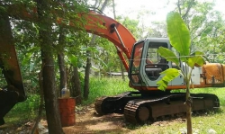 Hitachi EX200 Excavator
