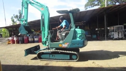 YANMAR B 32 EXCAVATOR