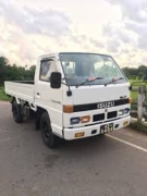 Isuzu Lorry 1990