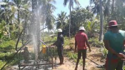 Tube Wells ( නවීනනළළිංකාර්මිකයෝ)