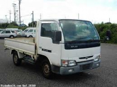 Nissan Atlas 2003