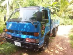 Isuzu elf 1985