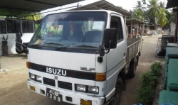 Isuzu ELF 1982