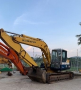 Komatsu PC120-5