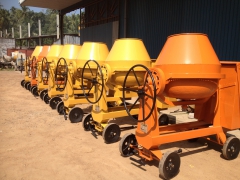 SANPAC concrete mixer with motor
