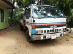 Isuzu ELF Open 1983
